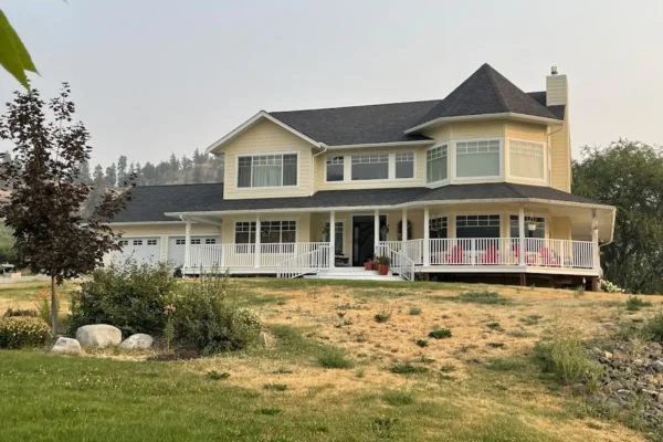 Harvelle House Bed & Breakfast