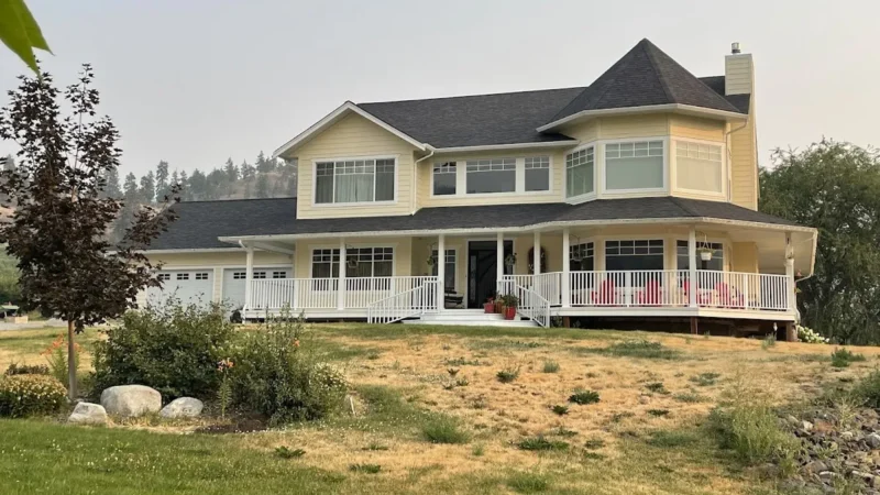 Harvelle House Bed & Breakfast