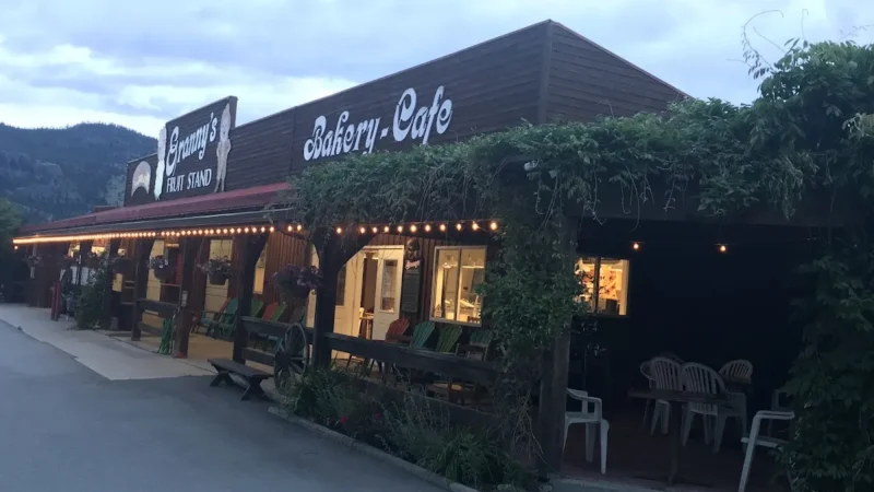 Granny’s Fruit Stand, Bakery, Cafe
